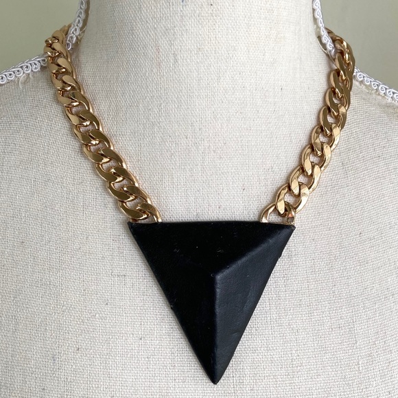 Jewelry - Chunky Cuban Link Bold Leather Triangle Necklace
